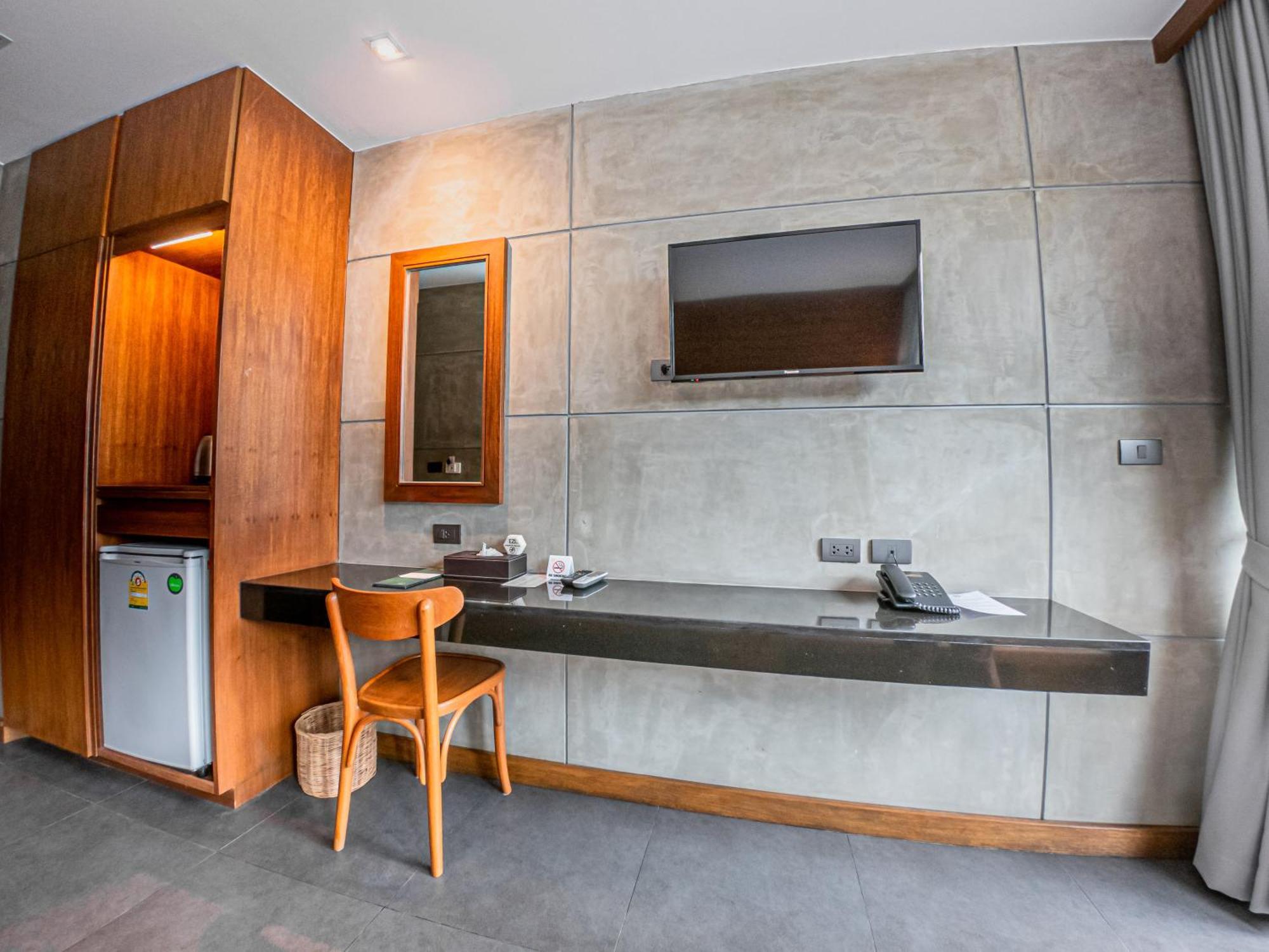 J4 Samui Hotel - Sha Plus 차웽 객실 사진